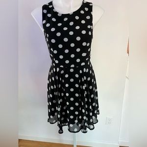 Very sweet navy and white polka dot Summer dress.